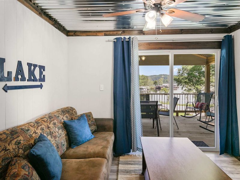Lake Life Cabin — photo 4